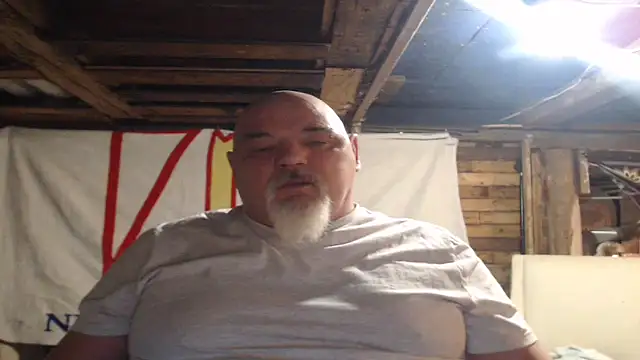 Newfiesausage1972 online show from February 23, 2026, 9:10 am