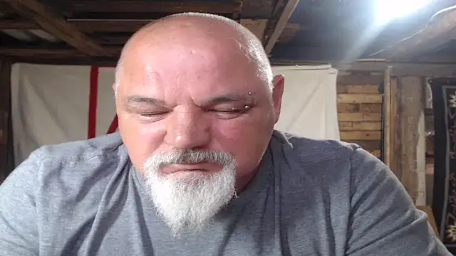Newfiesausage1972 online show from June 14, 2026, 9:05 pm