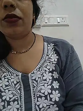 Snapshot of Simaran_bhabhi chatting on June 3, 2026, 1:06 am Simaran bhabhi online show from June 3, 2026, 1:06 am