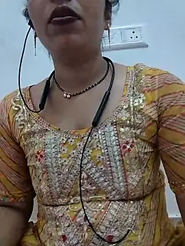 Snapshot of Simaran_bhabhi chatting on June 15, 2026, 12:33 am Simaran bhabhi online show from June 15, 2026, 12:33 am