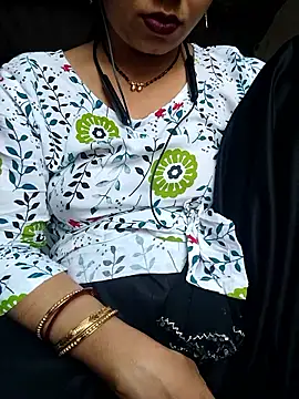 Snapshot of Simaran_bhabhi chatting on June 9, 2026, 12:22 am Simaran bhabhi online show from June 9, 2026, 12:22 am