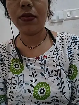 Snapshot of Simaran_bhabhi chatting on June 4, 2026, 1:10 am Simaran bhabhi online show from June 4, 2026, 1:10 am