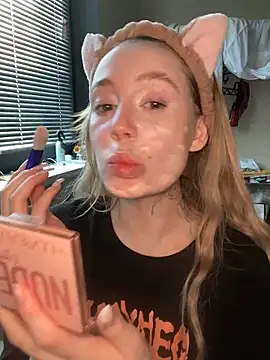 Snapshot of meanexx chatting on March 9, 2026, 5:44 am meanexx online show from March 9, 2026, 5:44 am