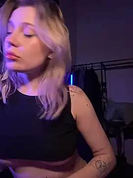 Snapshot of meanexx chatting on February 5, 2026, 4:14 pm meanexx online show from February 5, 2026, 4:14 pm