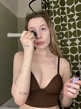 Snapshot of meanexx chatting on February 27, 2026, 5:29 am meanexx online show from February 27, 2026, 5:29 am