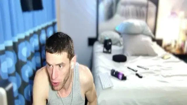 Snapshot of savageconfidence chatting on March 16, 2026, 3:25 am savageconfidence online show from March 16, 2026, 3:25 am