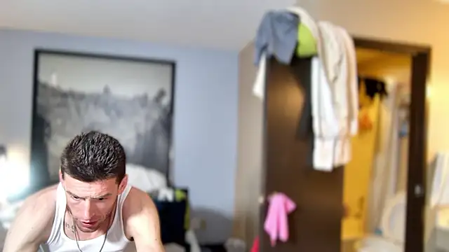 Snapshot of savageconfidence chatting on April 1, 2026, 9:01 pm savageconfidence online show from April 1, 2026, 9:01 pm