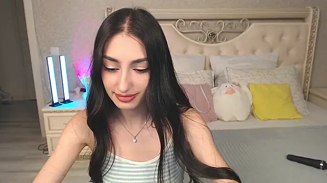 Lina Robbins online show from August 4, 2026, 10:14 pm