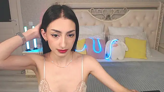 Lina Robbins online show from June 4, 2026, 12:15 am