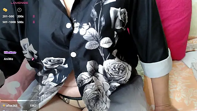 RoseStarr online show from November 28, 2025, 9:15 pm