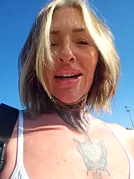 YourMommyBlair online show from November 15, 2025, 11:14 am