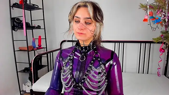 lady sontse  online show from February 6, 2025, 8:23 pm