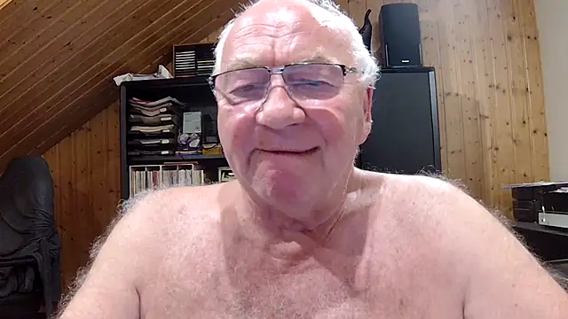 Snapshot of biggandybig chatting on June 22, 2026, 10:18 pm biggandybig online show from June 22, 2026, 10:18 pm