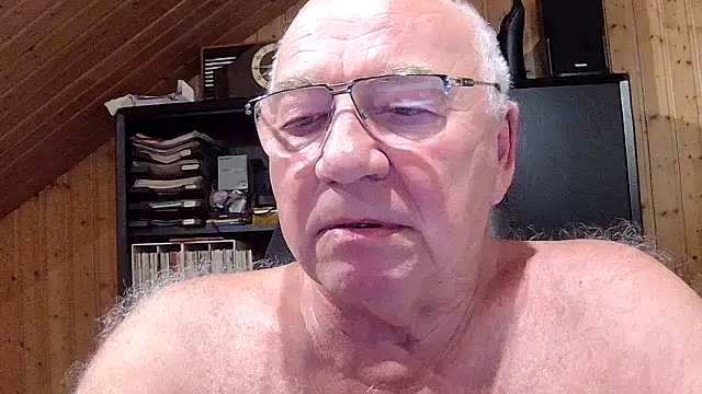 Snapshot of biggandybig chatting on July 18, 2026, 11:13 pm biggandybig online show from July 18, 2026, 11:13 pm