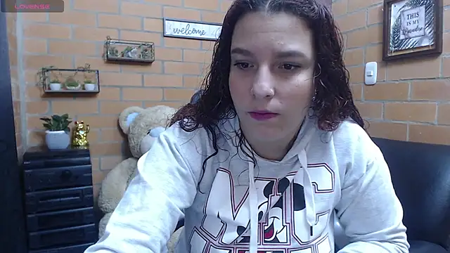 alexia 87 online show from September 12, 2025, 1:39 am