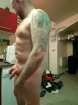 Snapshot of RomWoolf chatting on March 5, 2025, 11:38 pm RomWoolf online show from March 5, 2025, 11:38 pm