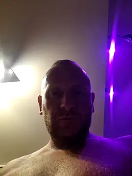 Snapshot of RomWoolf chatting on September 21, 2025, 10:15 pm RomWoolf online show from September 21, 2025, 10:15 pm