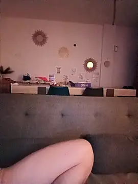 leplaisirdudesir online show from October 1, 2025, 9:40 pm