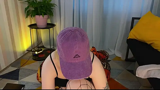 EmmyAmbros online show from July 20, 2026, 2:19 am