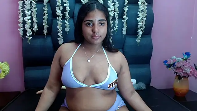 Sofia Hernandez  online show from February 19, 2025, 9:50 am