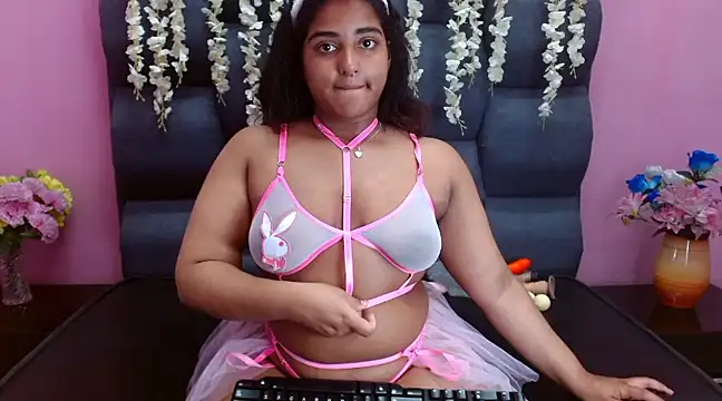 Sofia Hernandez  online show from March 2, 2025, 9:54 am