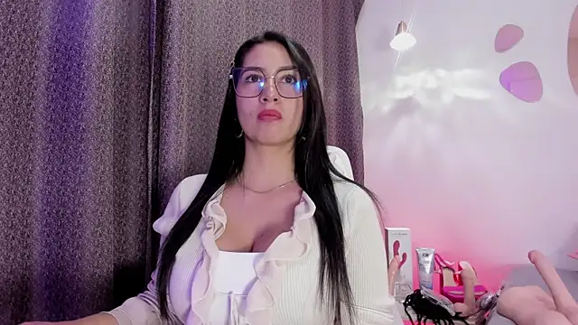 ValentinaaF online show from October 17, 2025, 11:34 am