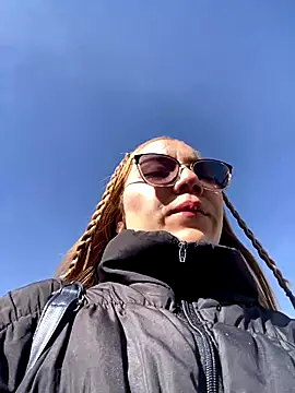 melody-dy online show from September 11, 2025, 9:04 pm