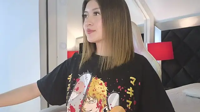 Angela Torres  online show from October 13, 2025, 3:35 pm