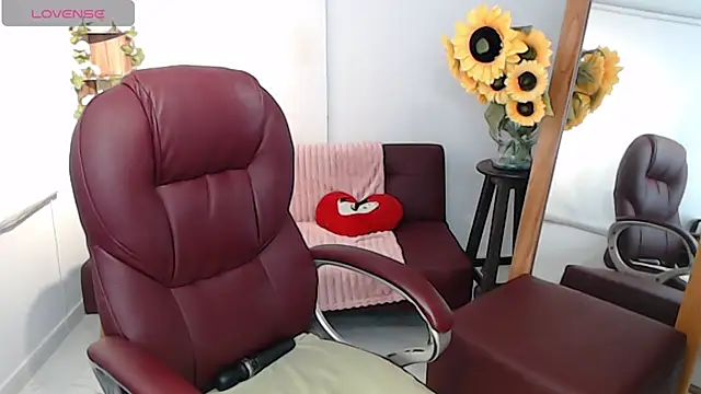 ana milf online show from July 28, 2026, 2:13 pm