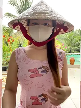 BabyThree  online show from November 12, 2025, 8:18 am