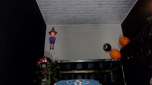 Kitie Petarda online show from November 10, 2025, 7:13 am