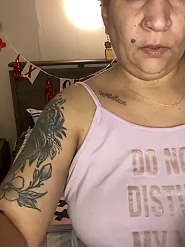 ladycreamypr2 online show from February 17, 2026, 7:16 am