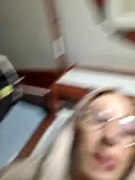 Snapshot of Liana_Lou chatting on March 10, 2026, 6:28 am Liana Lou online show from March 10, 2026, 6:28 am