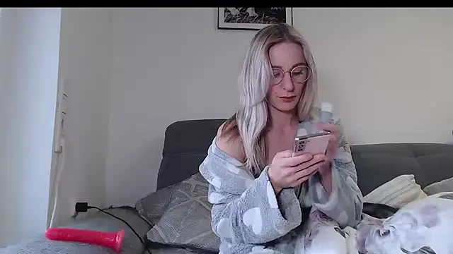 Snapshot of Liana_Lou chatting on March 1, 2026, 4:07 pm Liana Lou online show from March 1, 2026, 4:07 pm