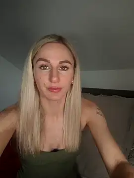 Liana Lou online show from February 23, 2025, 11:11 am