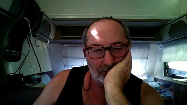 gillou1234 online show from July 28, 2026, 3:21 pm