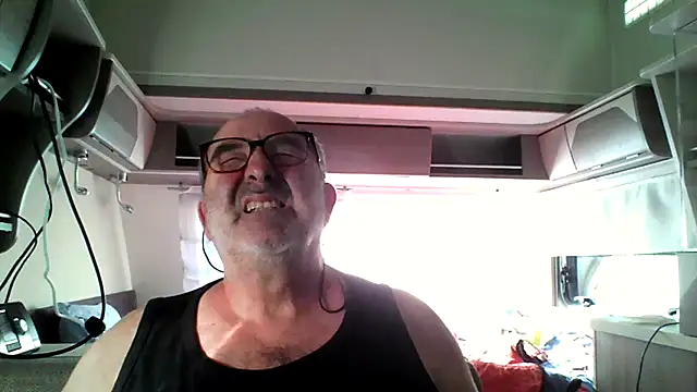 gillou1234 online show from July 27, 2026, 5:20 pm