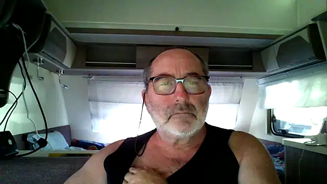 gillou1234 online show from July 28, 2026, 2:57 pm