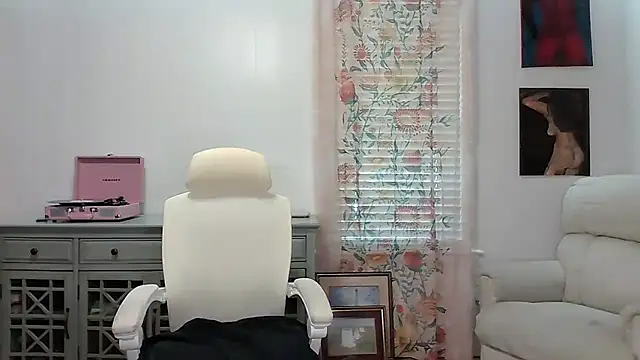 Blaze Baby online show from September 15, 2025, 2:39 pm