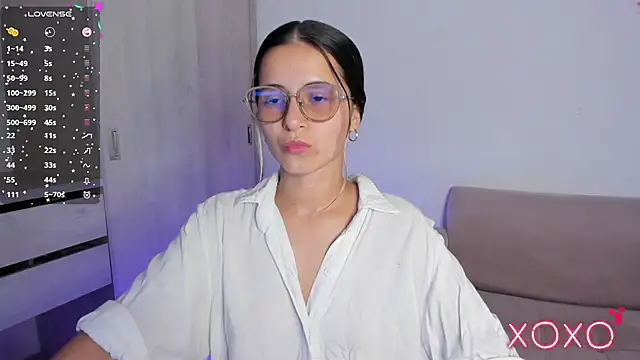 Lilacutte  online show from March 6, 2026, 8:26 pm