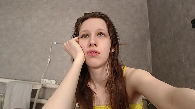 ur kitty   online show from May 28, 2026, 11:27 am