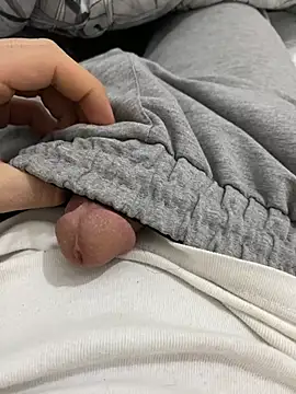 Snapshot of Alexx_x34 chatting on January 20, 2025, 10:37 pm Alexx x34 online show from January 20, 2025, 10:37 pm