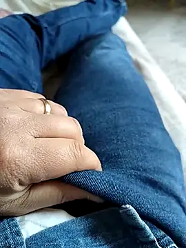 A man in public online show from April 14, 2026, 12:32 pm