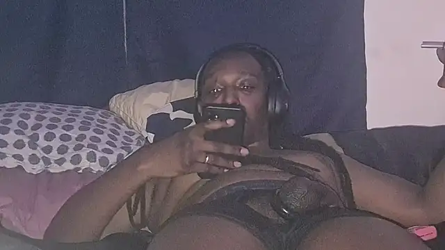 Snapshot of suzyswallowsxxx704 chatting on March 25, 2026, 5:23 pm suzyswallowsxxx704 online show from March 25, 2026, 5:23 pm