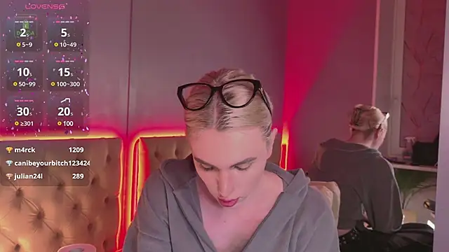 DanielPaige  online show from February 6, 2025, 7:18 pm