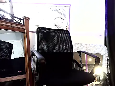 Genevieve143 online show from July 5, 2026, 4:47 pm