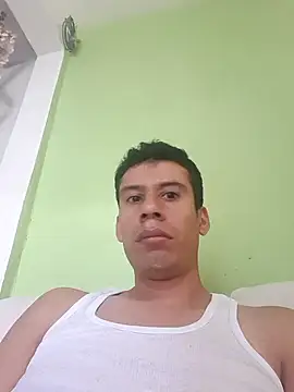 josehot151515 online show from December 2, 2025, 5:47 pm