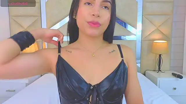 Tiphani walker  online show from September 27, 2025, 12:17 am