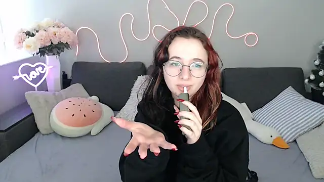 Mini Diva online show from February 24, 2026, 9:10 am