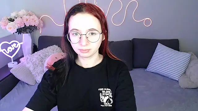 Mini Diva online show from November 16, 2025, 9:14 am